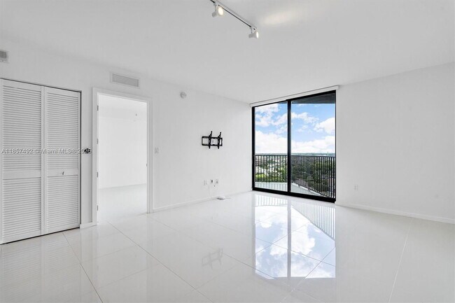 Building Photo - 5252 NW 85th Ave