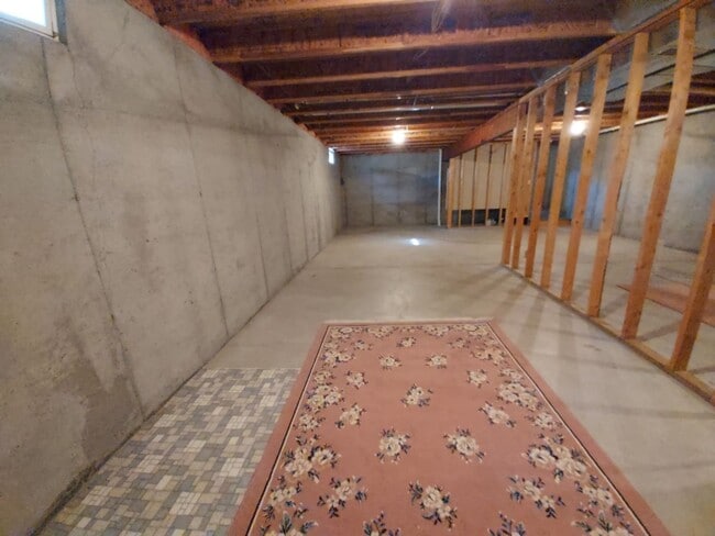Building Photo - Great Single Family Home in North Hudson