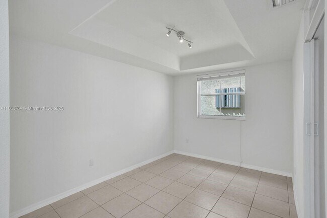 Building Photo - 4417 NW 113th Pl