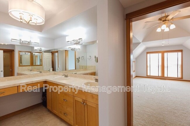 Building Photo - 5486 Salish Rd