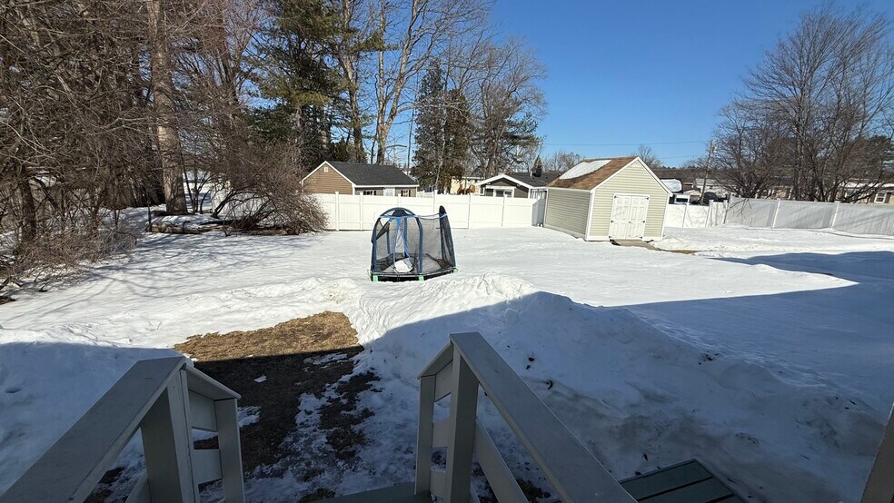 Building Photo - 78 Willard St