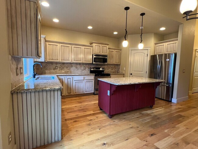 Building Photo - Beautiful 3 bed 2 bath home in The Preserv...