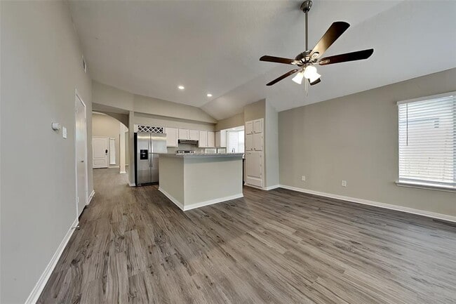 Building Photo - 8635 Spring Green Dr