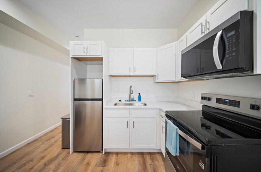 Building Photo - 5069 Peachtree Ave