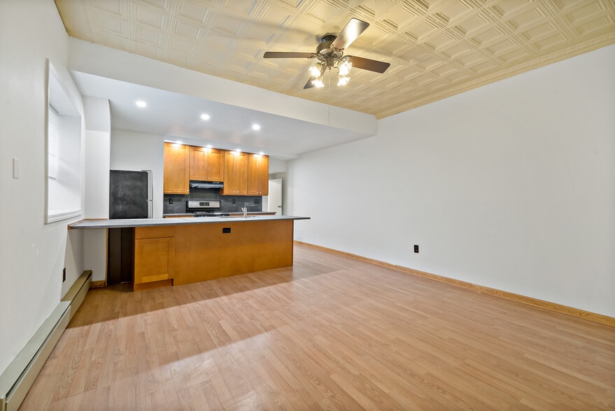 Building Photo - 1332 S 7th St