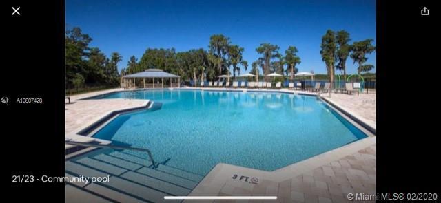 Building Photo - 8961 Lookout Pointe Dr