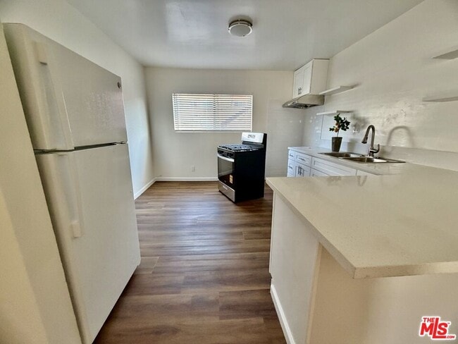 Building Photo - 829 Alpine St