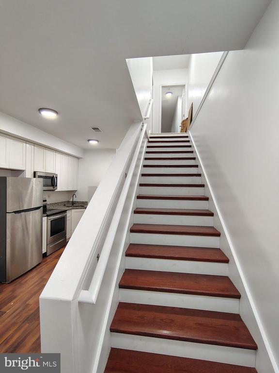 Building Photo - 1321 E Biddle St