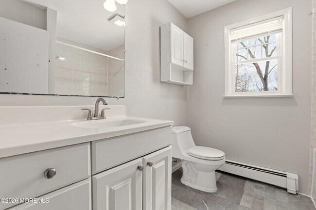 Building Photo - 422 Shady Ln