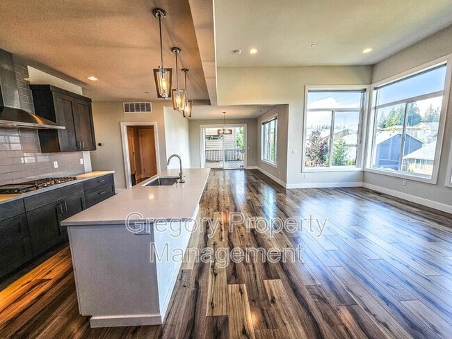 Building Photo - 619 202nd Pl SW