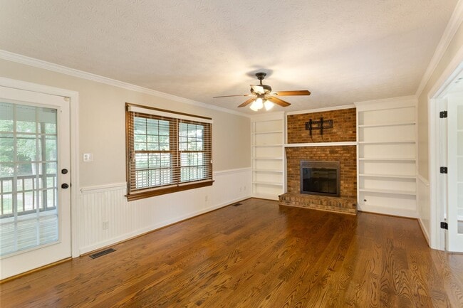 Building Photo - 6 Kirby Ct