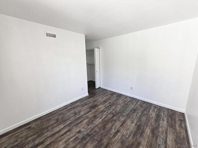 Building Photo - 2230 Ledgeview Ln