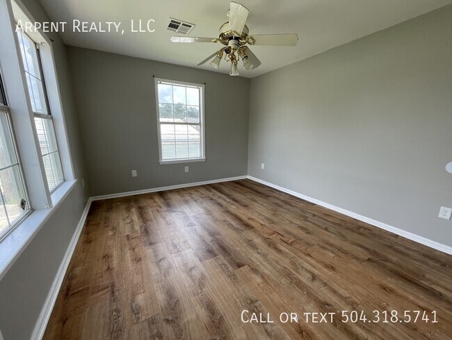 Building Photo - 2121 Montesquieu St