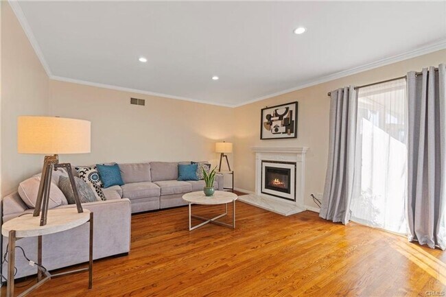 Building Photo - Spacious 4BR House in Torrance