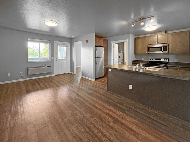 Building Photo - 1809 S 11th St W