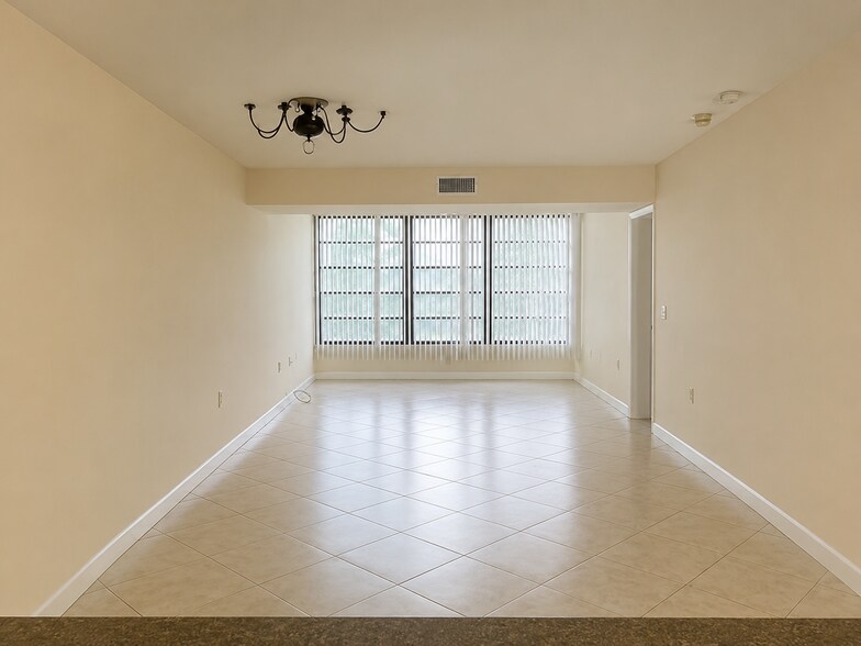 Building Photo - 3640 Whitehall Dr