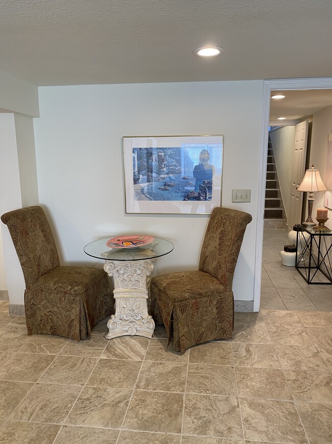 Dining area - 5821 Lowell St