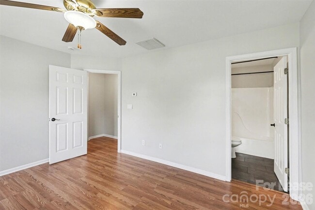 Building Photo - 4962 Bentgrass Run Dr