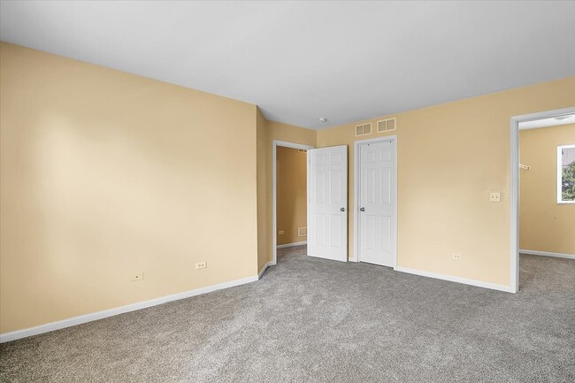 Building Photo - 4932 Montauk Dr