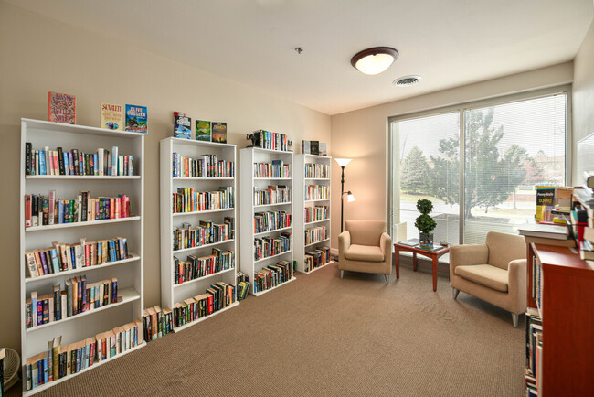Building Photo - 4130 S Lake Dr