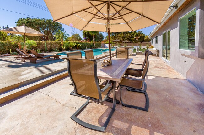 Building Photo - 17548 Marilla St