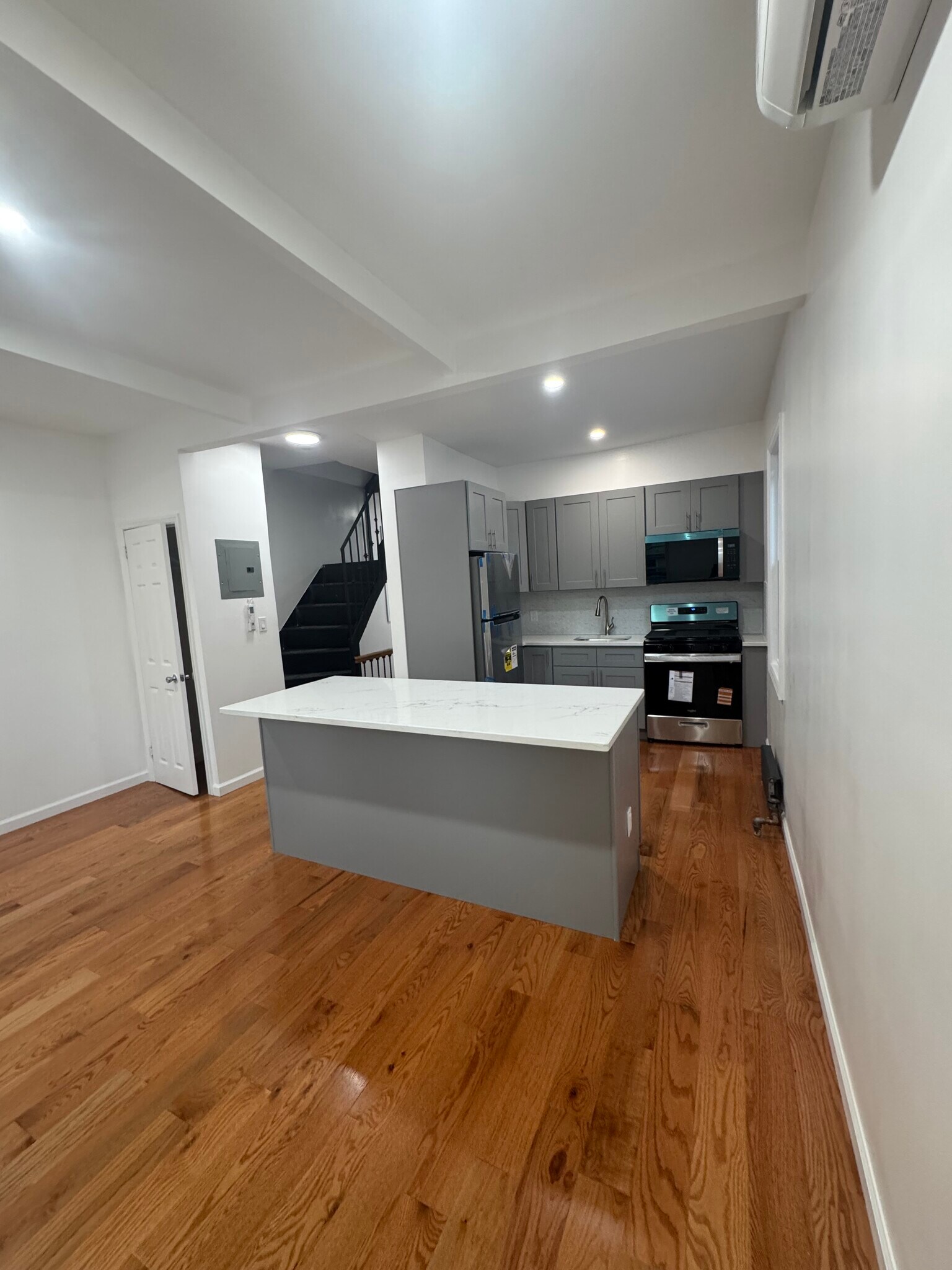 Building Photo - 10719 90th St