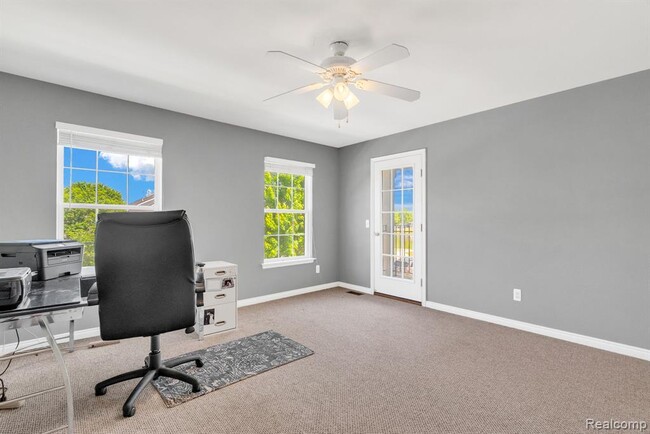Building Photo - 42682 Park Cresent Dr