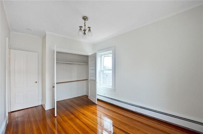 Building Photo - 292 Pleasant St