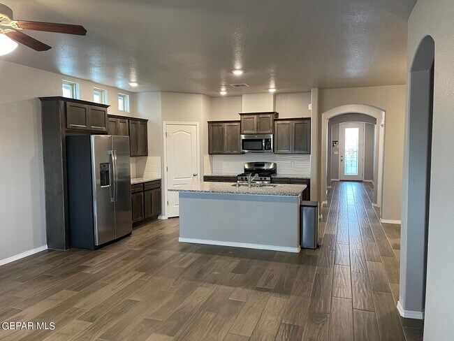 Building Photo - 7312 Eagle Vista Dr