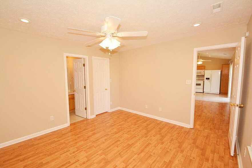 Building Photo - 5842 Kiah Ct