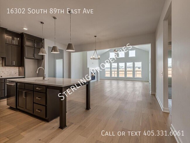 Building Photo - 16302 S 89th E Ave