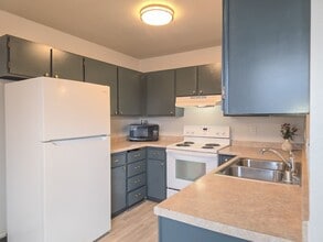 Building Photo - 3282 Adams Dr