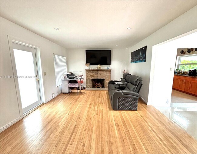 Building Photo - 13101 NW Miami Ct