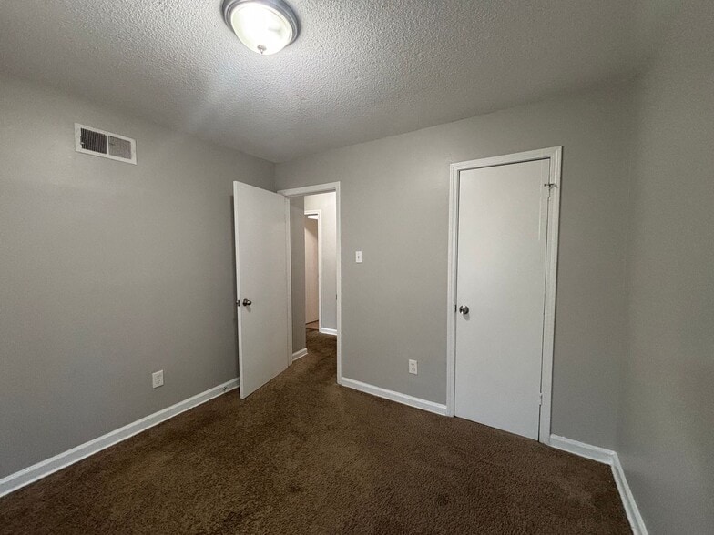 Building Photo - 5203 Black Diamond Cove