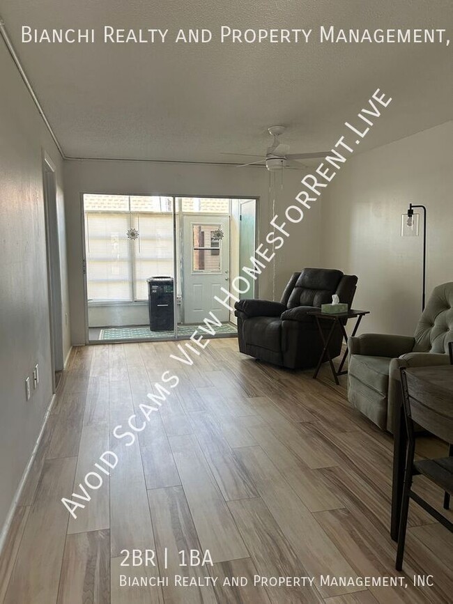 Building Photo - 13829 Mission Oaks Blvd