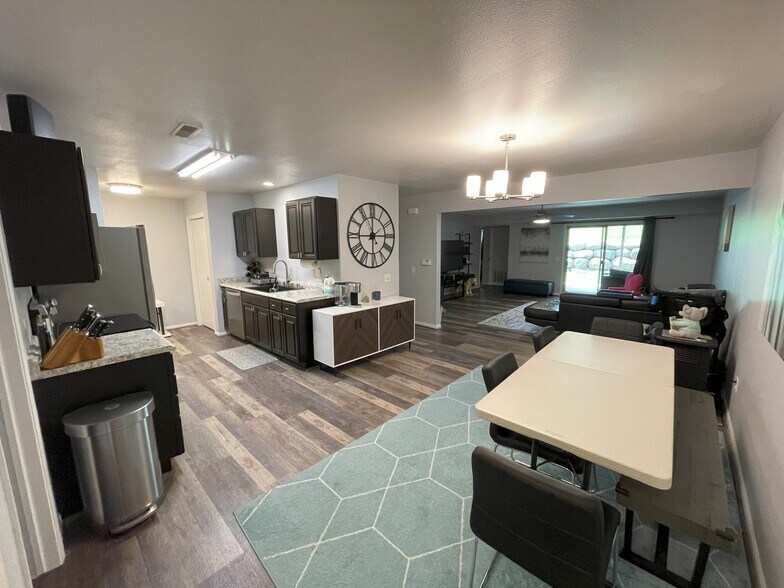 Kitchen and Dining - 2958 Kentville Dr