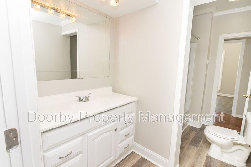 Building Photo - 727 Talley Rd