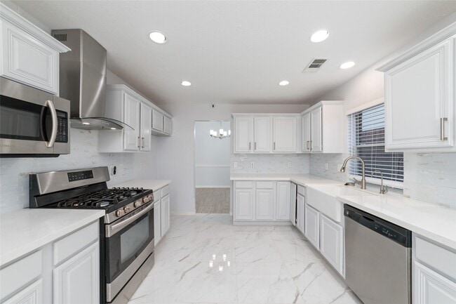 Building Photo - 17310 Winfield Square