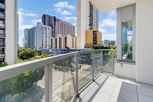 Building Photo - Skyline Views & Sophisticated Corner Living at Aria in Cortez Hill