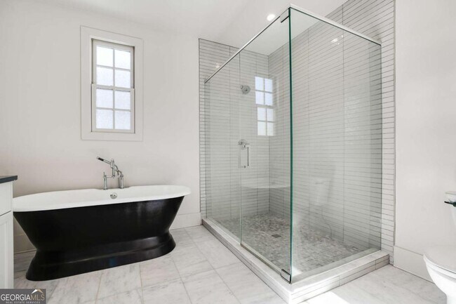 Building Photo - 160 4th St