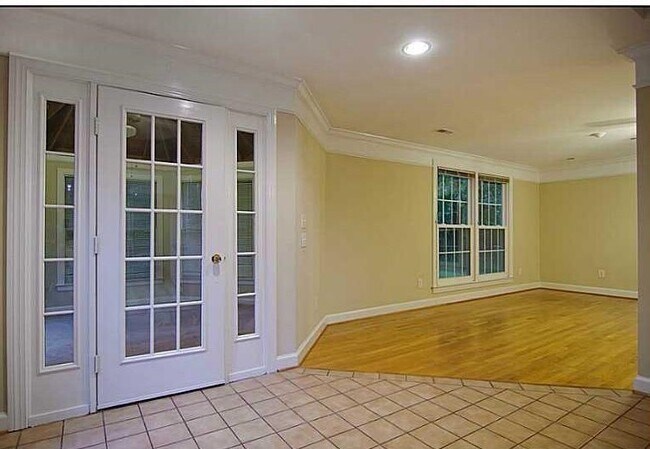 Building Photo - 318 Powhatan Drive Poquoson VA 23662