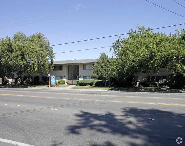 Primary Photo - Terry Crest Apartments