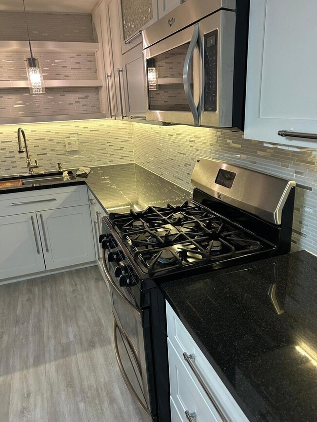 Building Photo - 4730 N Kenneth Ave