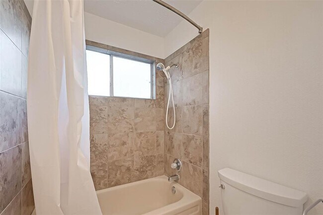 Building Photo - 16822 Rippling Mill Dr