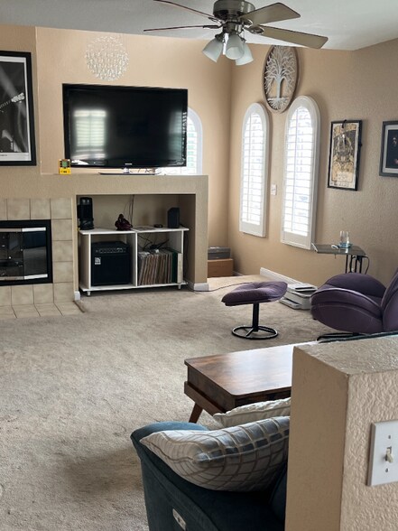 Building Photo - 5030 Gavilan Way