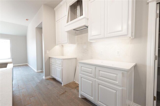Building Photo - Brand NEW 3 Bedroom 2 Bathroom Home in Tuscany Lakes (Piedmont Schools) with Storm Shelter and Sp...