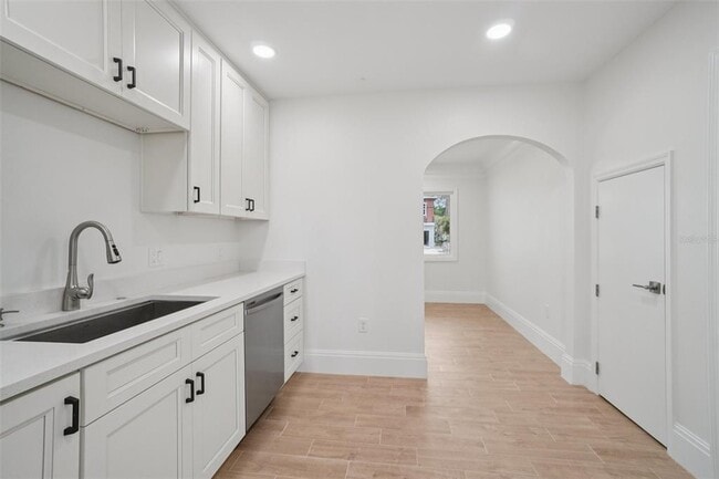 Building Photo - 9008 Bay St NE