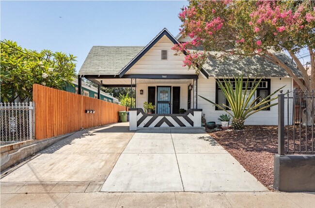 Property Front View - 1005 Calzona St