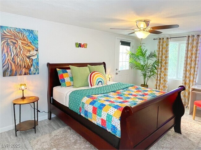 Building Photo - 1932 Hassett Ave