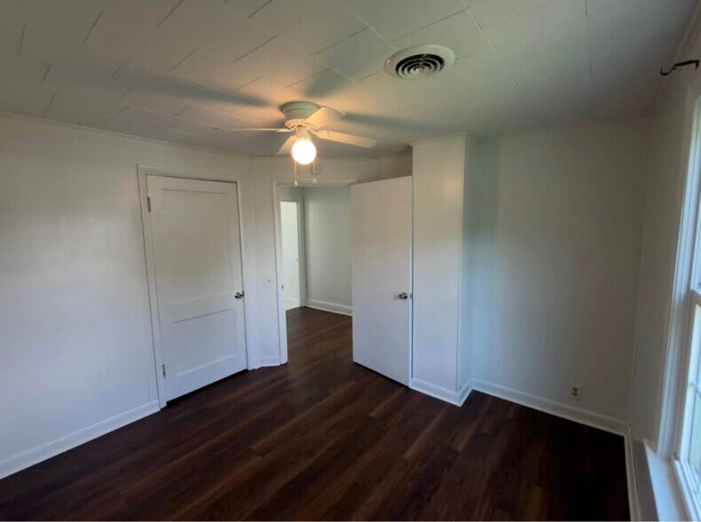 Building Photo - 103 Pelican Ln